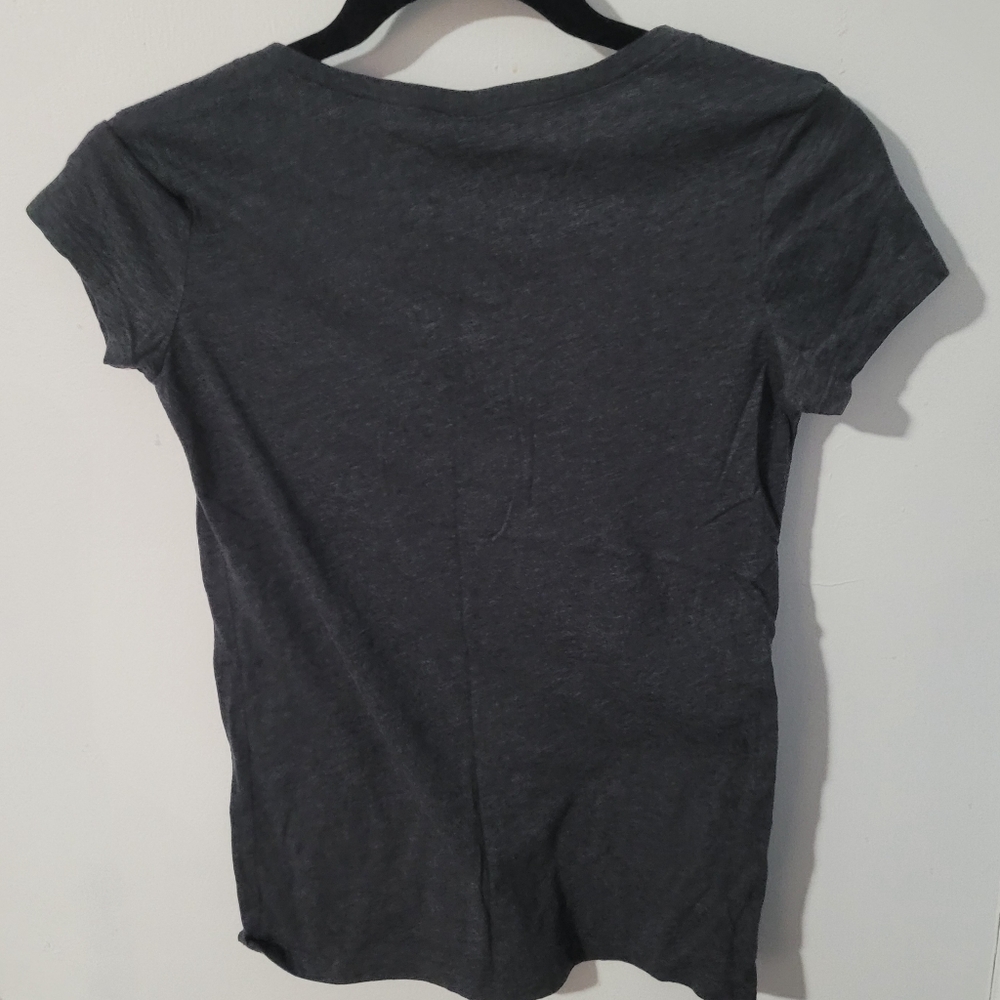 Zine Gray V-Neck Pocket Short Sleeve Tee Women's XS - Picture 2 of 3